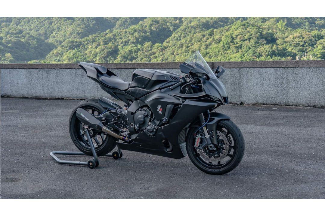 Armytrix exhaust systems for YAMAHA YZF-R1 2015 Titanium